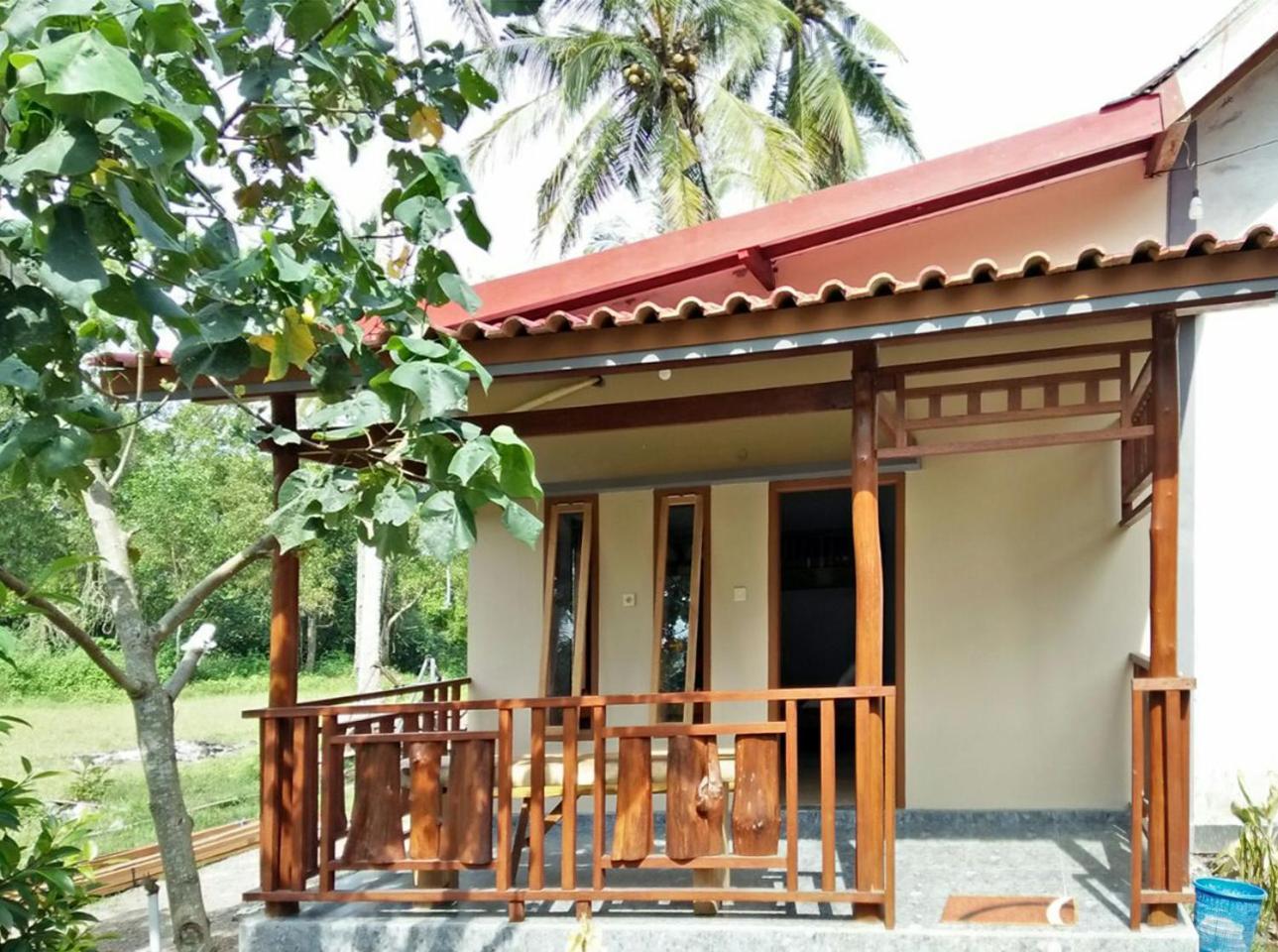 Red Island Bungalows Pasanggaran Номер фото