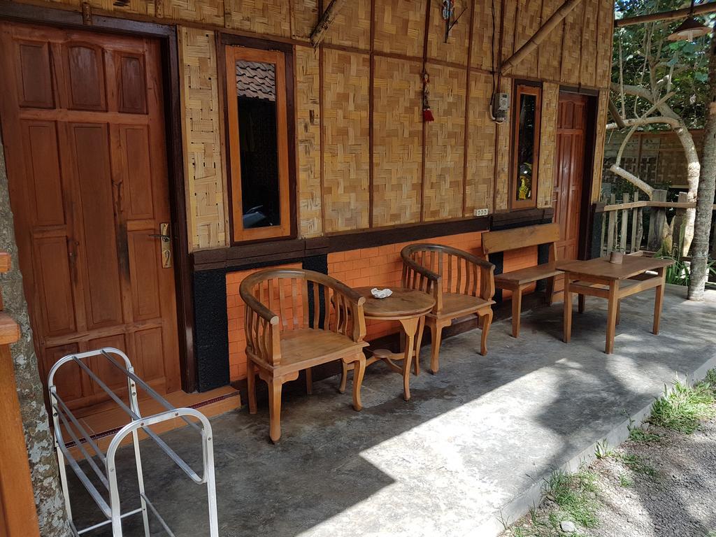 Red Island Bungalows Pasanggaran Экстерьер фото
